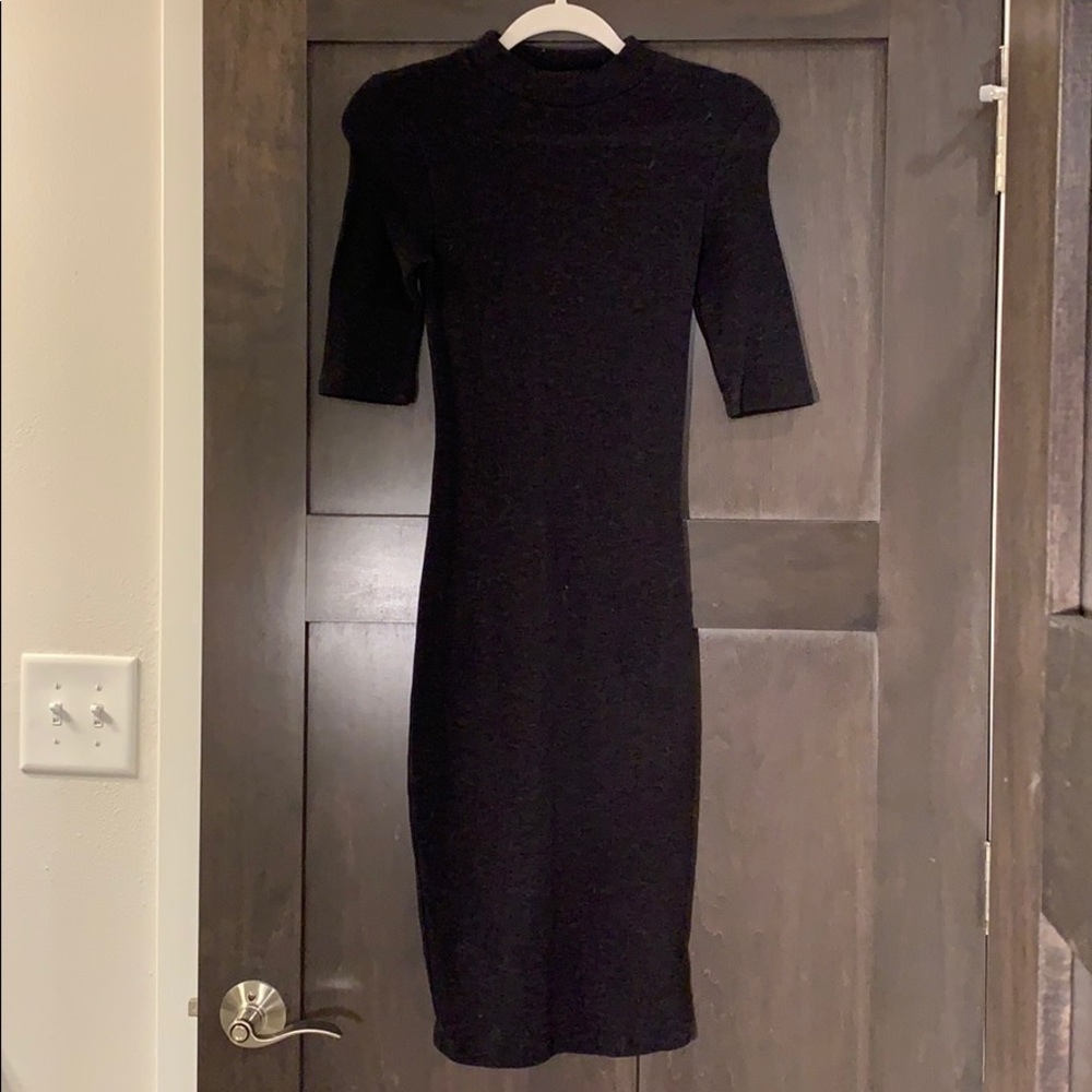 Zara Black Form-Fitting Midi Dress